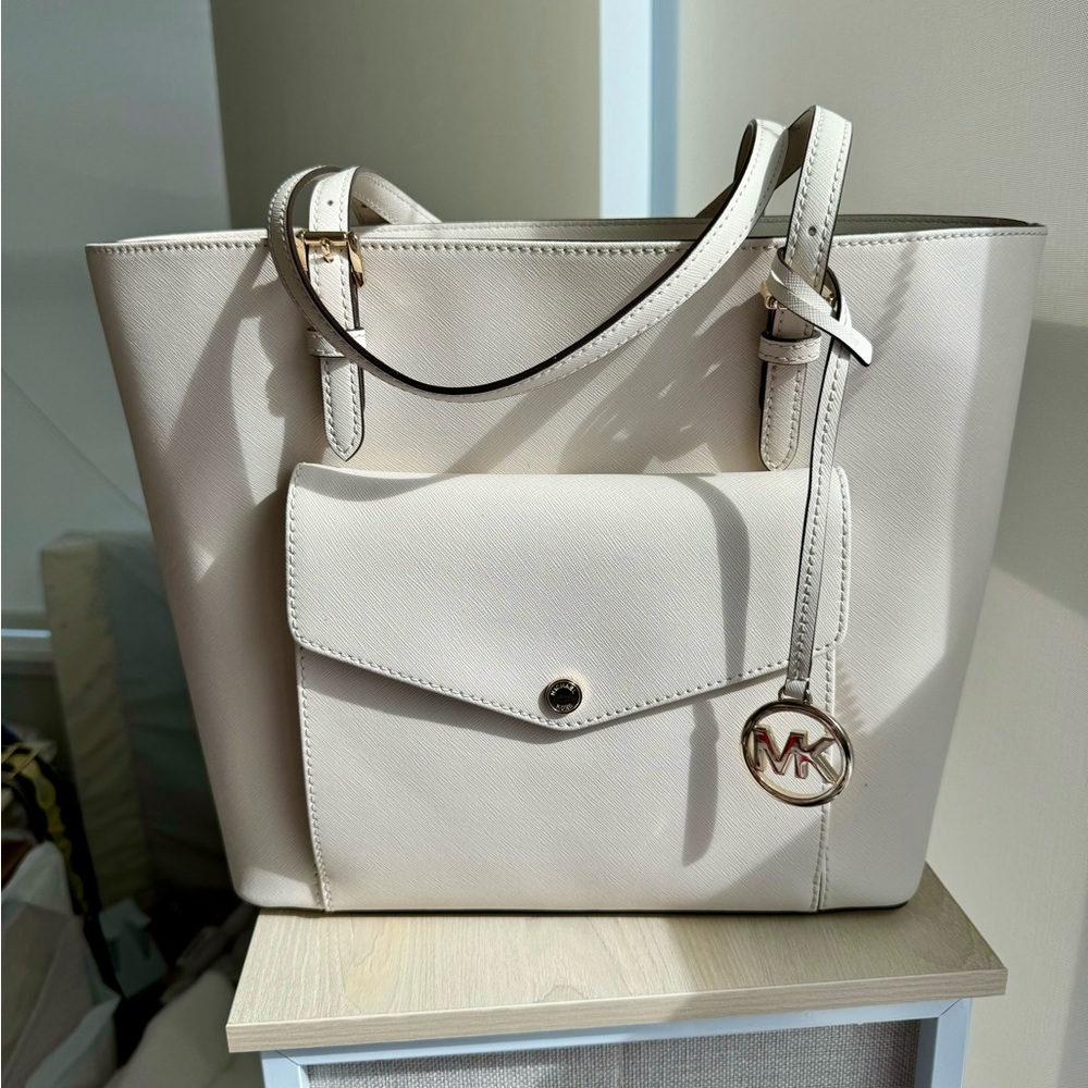 🆕 Michael Kors Leather Tote Bag